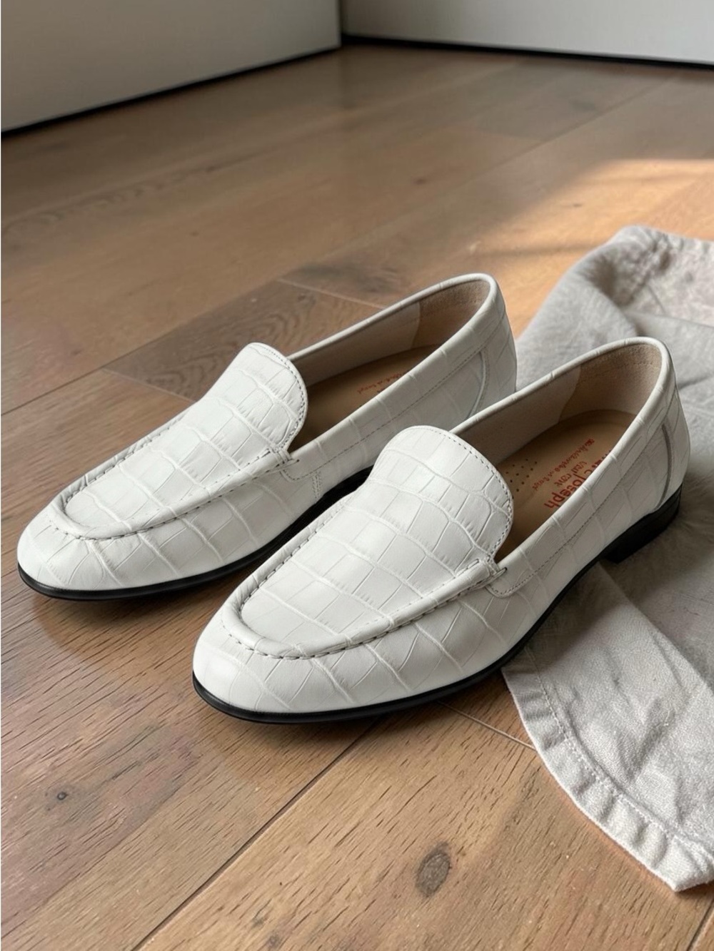 Marc Joseph New York Women's White Croc Embossed Leather Loafers Sz 6 NEW